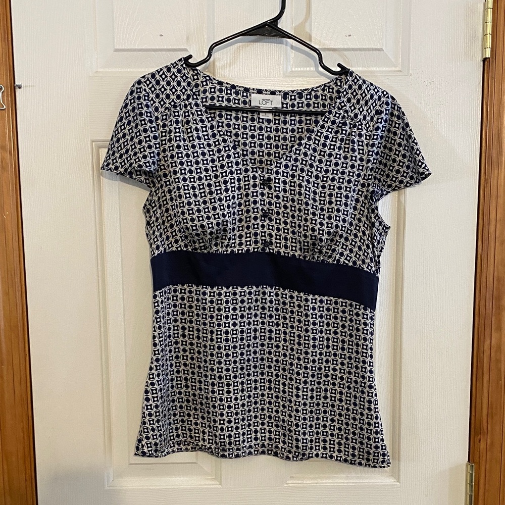 LOFT Women's Black and White Geometric Blouse